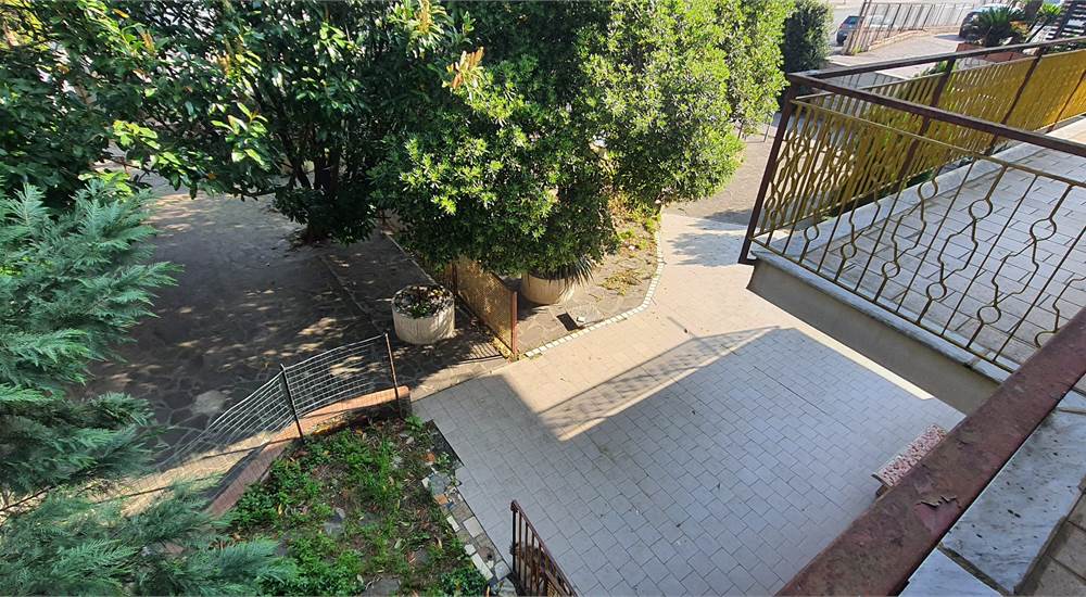 Photo 36